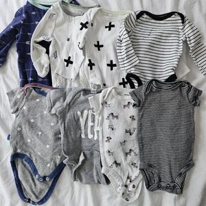 Lot of newborn boys/unisex clothes